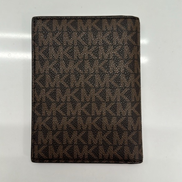Michael Kors Passport Holder and Wallet - Picture 2 of 3